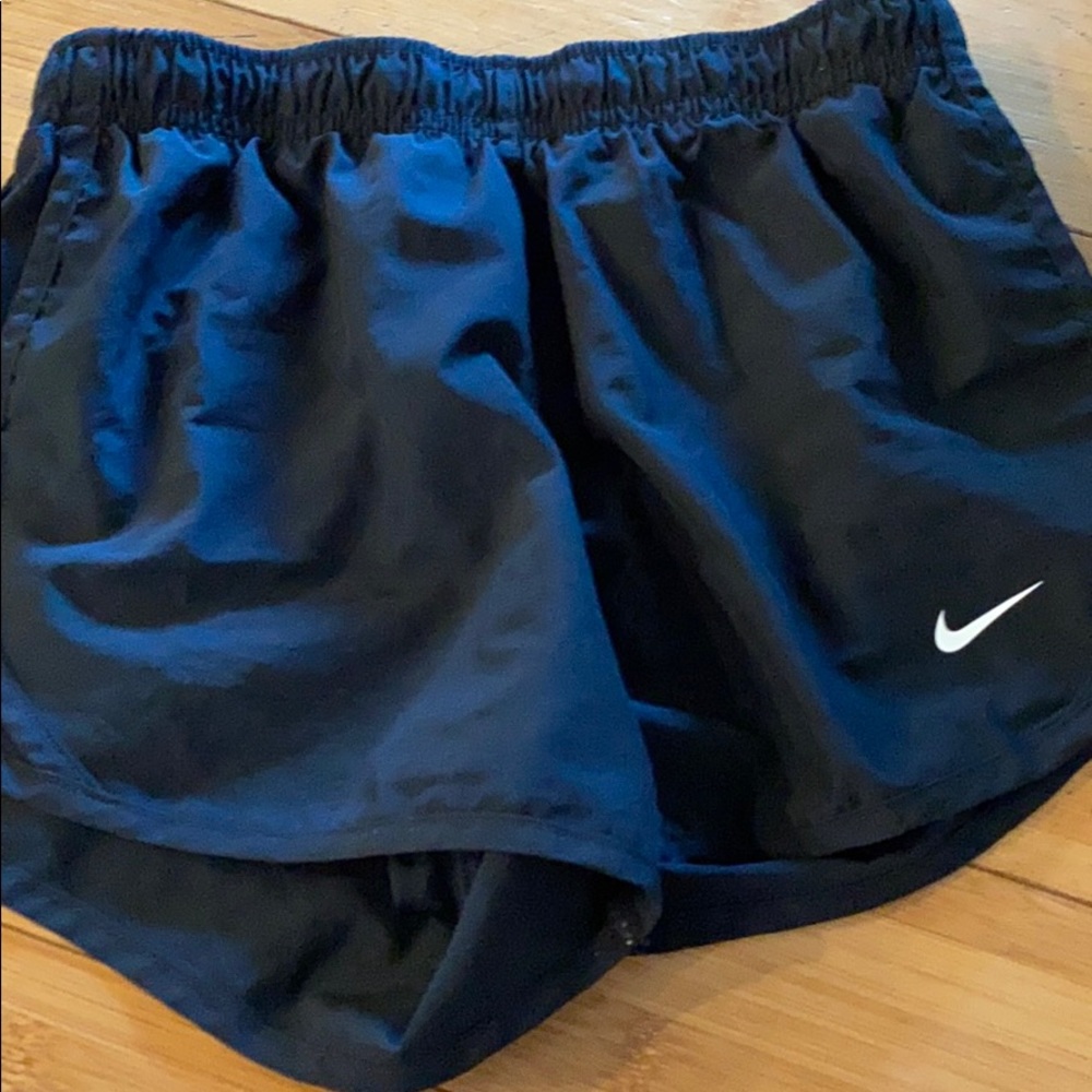 Black Nike shorts